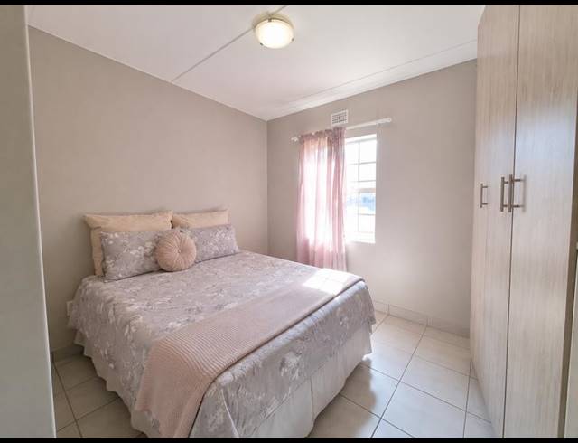 2 BEDROOM APARTMENT FOR SALE IN HEUWELOORD